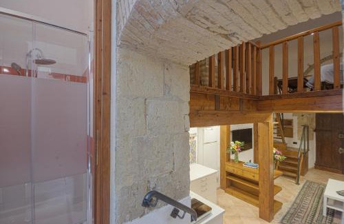 Historic Castle District Apartment | Right House - Small Garden in Old Town - Historical Castle District
