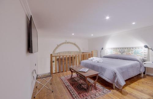 Historic Castle District Apartment | Right House - Small Garden in Old Town - Historical Castle District