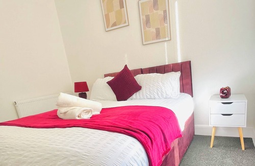 Southsea House | Right in the heart of Portsmouth, less than 10 minutes walk from the beach!