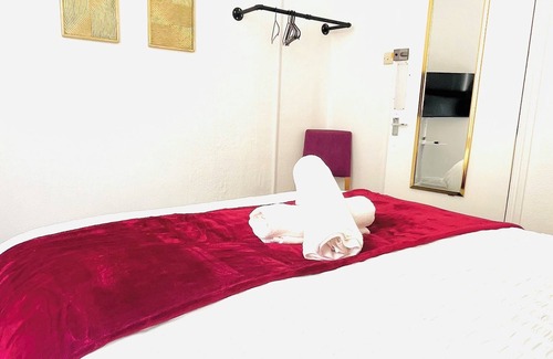 Southsea House | Right in the heart of Portsmouth, less than 10 minutes walk from the beach!