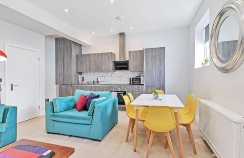Montpelier Apartment | Right On : Bright On Apartment 1F - City Centre Luxury Apartments