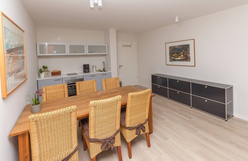Loschwitz Apartment | Right on Elberadweg - cozy vacation apartment in Dresden Loschwitz