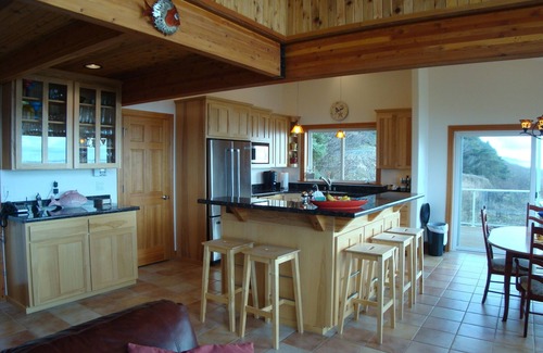 Moclips House | Right On the Beach! Hot Tub, Pet-friendly, Fireplace, WiFi, Best of NW Escapes!