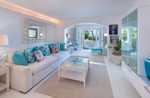 Reeds Bay Apartment | Right on the beach, luxury condo - Reeds 3