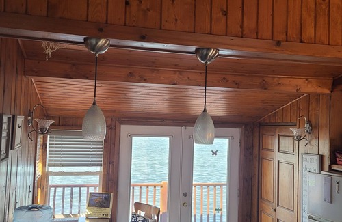 Wautoma Cottage | Right On The Water