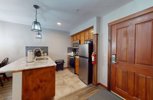 Snowshoe Condo | Rimfire Lodge-1st Floor-Village Center-Steps from shops restaurants slopes
