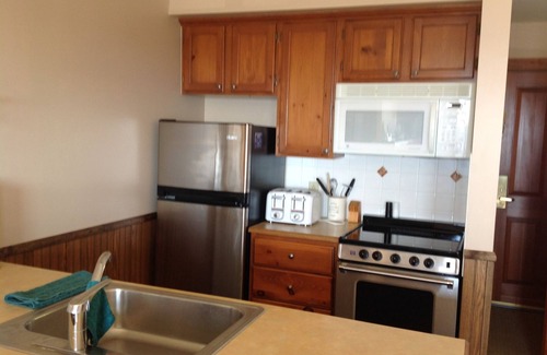 Snowshoe Condo | Rimfire Lodge 307 - Deluxe Full Studio with Full Kitchen, Sleeps 4