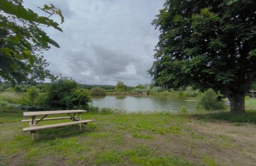 Jorl House | Rimmelsberg - moderne Ferienwohnungen mit Blick auf den hauseigenen See