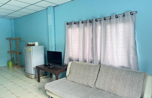 Ko Sichang Hotel | Rimtalay Resort Koh Si Chang