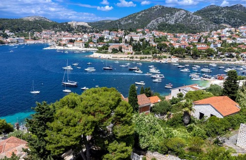 Krizni rat Apartment | Rinada - ZF Hvar