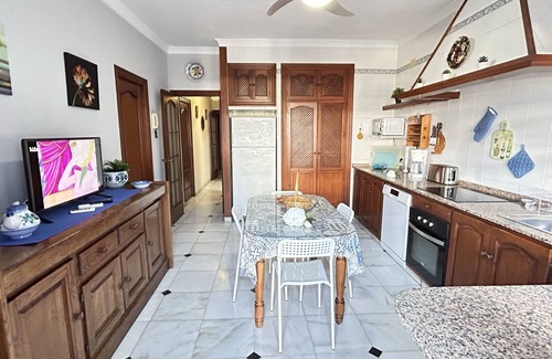 Chipiona Apartment | "rinconcito de Lujo en Chipiona: Apartamento Casa Maribel, Espacioso y Céntrico"