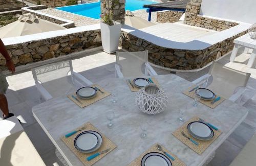 Elia Apartment | Rineia Complex by Live&Travel