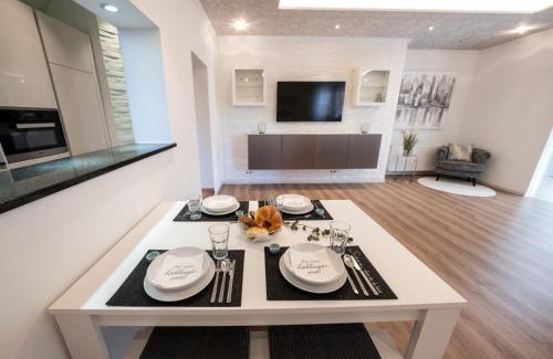 Bayreuth Apartment | Ring48 City Living - modernes Wohnen mit Wohlfühlambiente mitten im Stadtzentrum - vollausgestattete Küche, Bad mit Duschbadewanne, Parkplatz