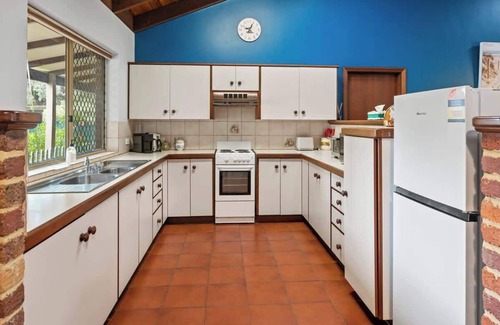 Dunsborough House | Ringtails, walk to town and beach