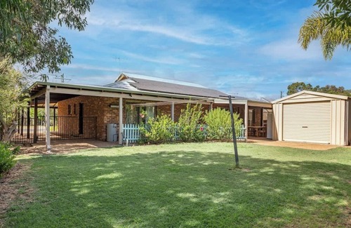 Dunsborough House | Ringtails, walk to town and beach