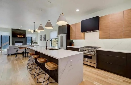 San Rafael House | RiNo New Build w/Rooftop Hot Tub