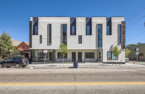 Cole Apartment | RiNo Retreat - Walk to Lightrail