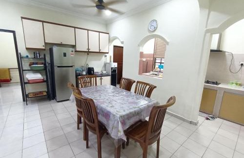 Taman Rinting House | Rinting Corner Islamic Homestay, Pasir Gudang