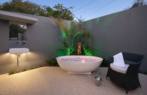 Byron Bay House | Rio Villa - Beach Suite Retreat Byron Bay