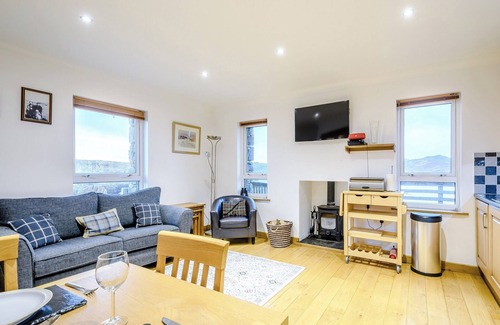 Ardroil Cottage | Riof Ocean Cottage - UK7125