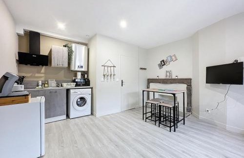 Riom Apartment | Riom - Immeuble 20 Couchages et 10 Lits