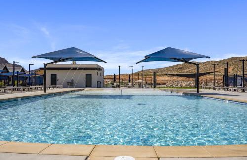 St. George House | Ripples and Rocks Adventure House townhouse