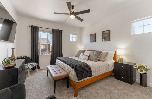 St. George House | Ripples and Rocks Adventure House townhouse