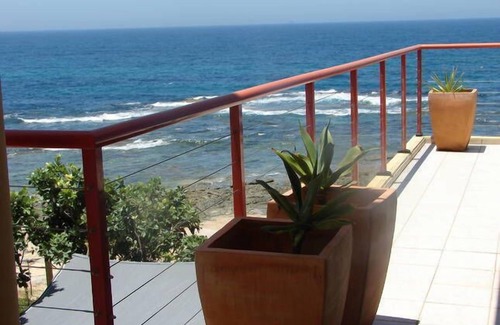 Blue Bay Apartment | Ripples on ocean at Blue Bay, Central Coast NSW Australia