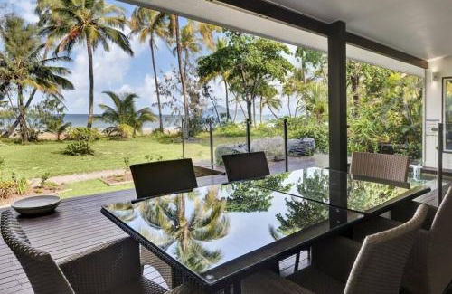 Mission Beach House | Ripples on the Beach - Beachfront Mission Beach