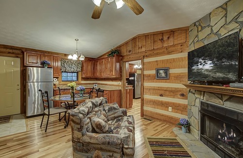 Cosby Cabin | Rippling Waters: Your Smoky Mnt Escape is Simply Stream-ing with Relaxation!