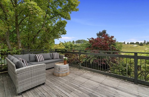 Wanaka House | Rippon Lea - Wanaka - Relax and unwind, or set out on an adventure