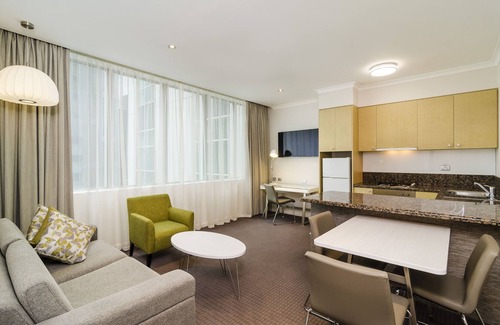 Melbourne Central Business District Apartment | Rise & Shine in our 1B Apartment with the best of Melbourne CBD on your doorstep