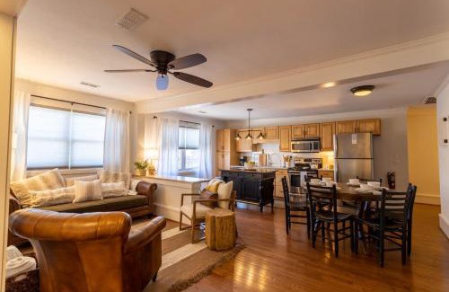 Blowing Rock House | Rising On Main Suite 210
