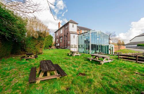 Rogerstone Hotel | Rising Sun Hotel