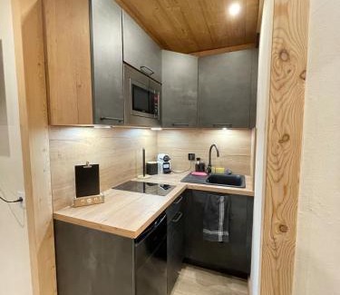 Risoul Apartment | Risoul 1850 studio Résidence LesFlorins2 pour 4 pers avec accès direct sur les pistes