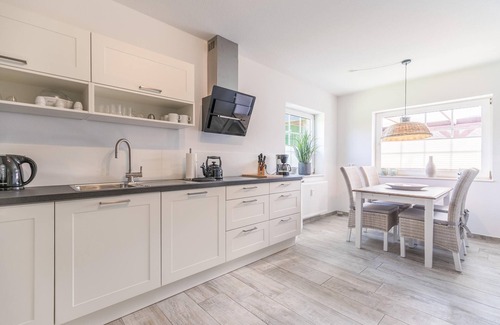 Busum Apartment | "RITA" Spacious vacation apartment for those seeking peace and quiet