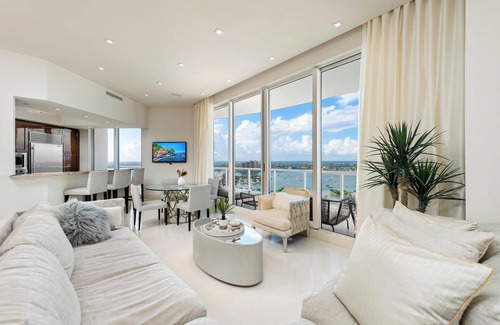 Singer Island House | Ritz-Carlton Oceanfront Penthouse - Hotel Amenities ★ by Guaranteed Rental®