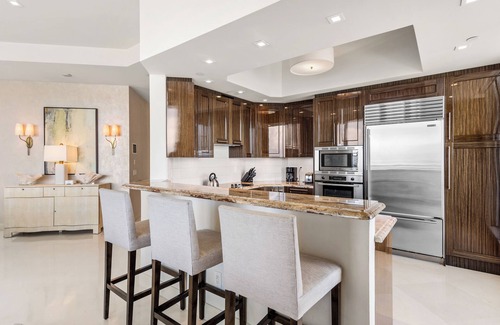 Singer Island House | Ritz-Carlton Oceanfront Penthouse - Hotel Amenities ★ by Guaranteed Rental®