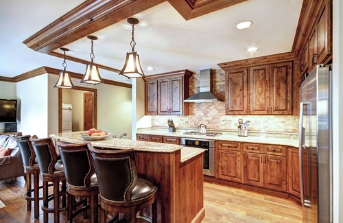 Vail Condo | Ritz Carlton Residence Spacious with Valley Views by RedAwning - Save 20% on 7+ Nights!