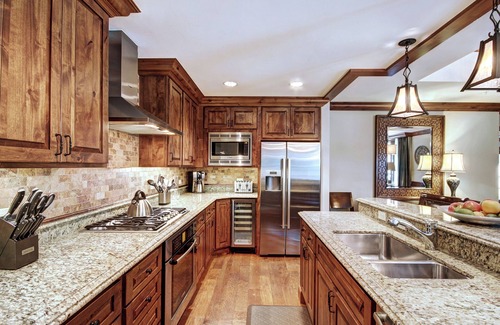 Vail Condo | Ritz Carlton Residence Spacious with Valley Views by RedAwning - Save 20% on 7+ Nights!