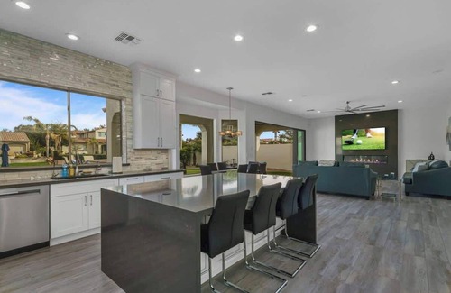 Chandler House | Ritz Laguna Cove, heated pool included in price