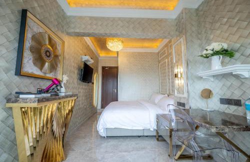 Downtown Kota Kinabalu Hotel | Ritz Residence, Imago Mall Loft B