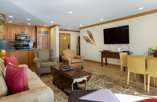 Vail Apartment | Riva Ridge 715 | 2BR Vail Village