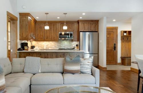 Vail Apartment | Riva Ridge 760 Two Bedroom Premier Location Vail Village