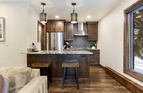 Vail Apartment | Riva Ridge Platinum 665 | 3BR Vail Village