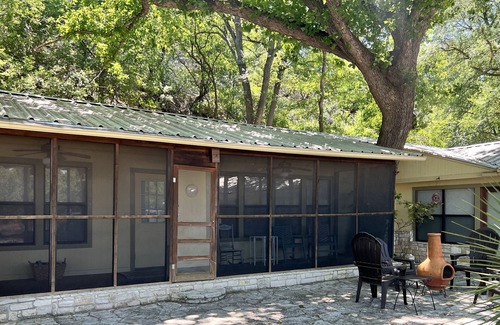 Hunt House | River access house! 3/2 and ping pong barn