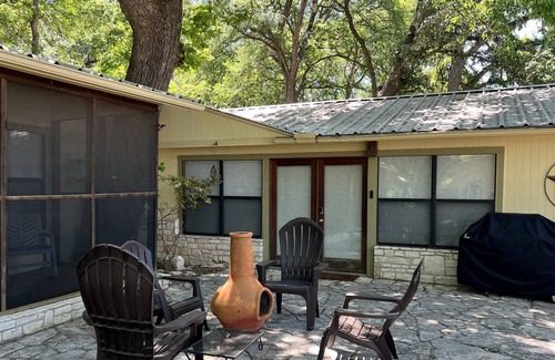 Hunt House | River access house! 3/2 and ping pong barn