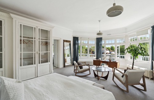 Bray on Thames Bed & Breakfast | River Arts Club