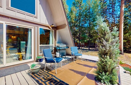 Oregon Water Wonderland House | River Bend Chalet