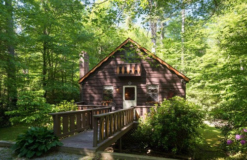 Pineola Cabin | River Cabin in the Blue Ridge Mountains (Land Harbor)